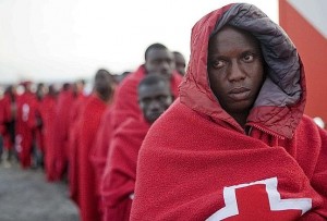 Inmigrantes africanos tras llegar a Motril